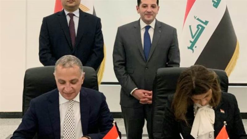 خلال التوقيع