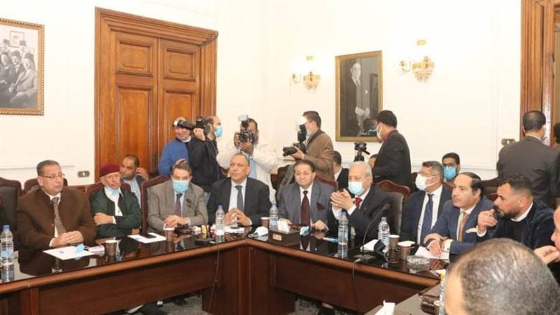 جانب من اجتماع حزب