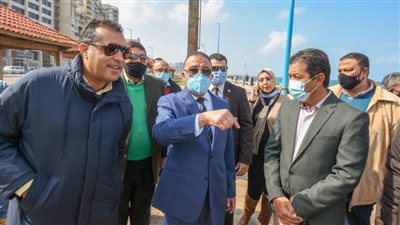 فكيك إحدي الكافيهات بمنطقة سان ستيفانو في الإسكندرية