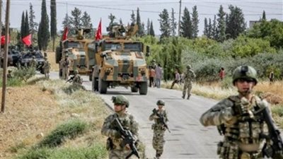 قوات تركية تستولي على كابلات الهواتف الأرضية من مدينة رأس العين بسوريا