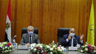 مجلس عمداء جامعة المنيا يتابع أعمال الامتحانات بالفصل الدراسي الأول