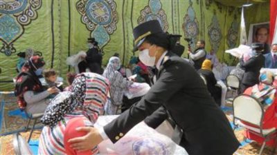 الداخلية توجة قوافل خدمية وإنسانية  لعدد من القرى المقرر تطويرها  