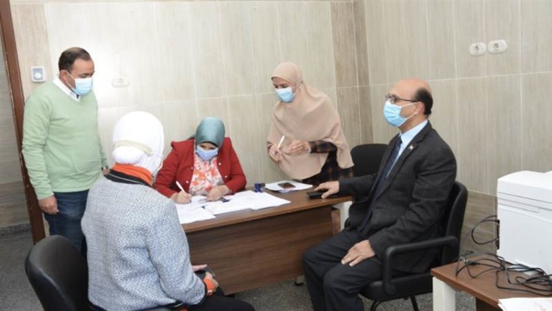 المنشاوي يتلقى الجرعة