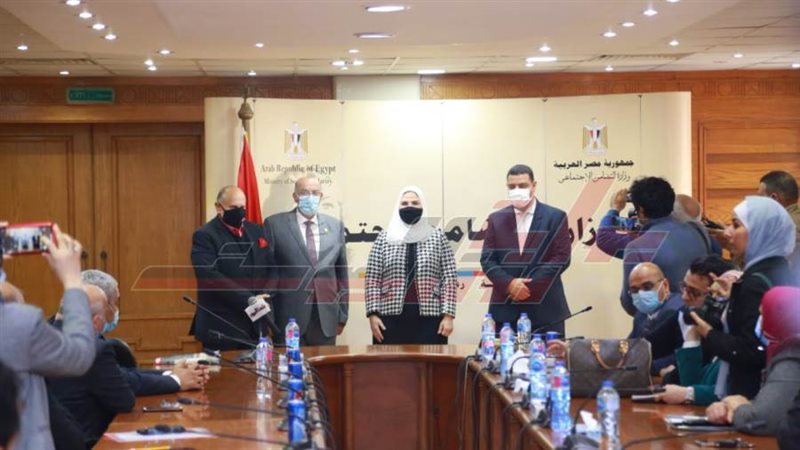 خلال توقيع بروتوكول