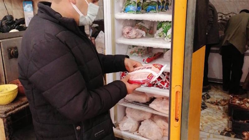 ضبط سلع غذائية منتهية