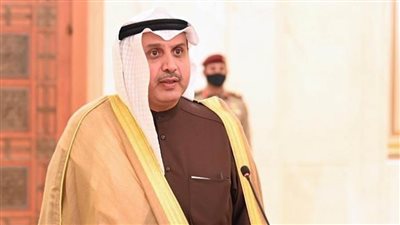 وزير الدفاع الكويتي يبحث مع عدد من السفراء سبل تعزيز التعاون الثنائي