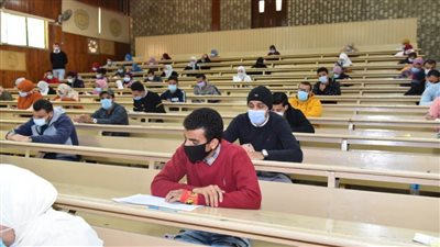 جامعة سوهاج تواصل امتحانات الفصل الدراسي الأول بكلية التمريض 