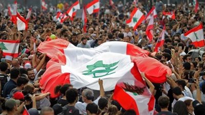 الاحتجاجات تعم المناطق اللبنانية المختلفة تنديدا بتدهور الأوضاع المعيشية