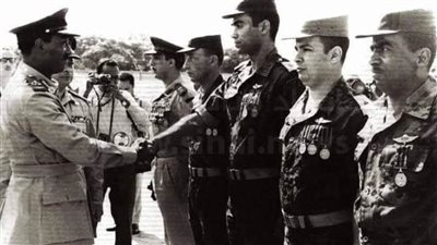 ترجل الفارس عن جواده.. والمصريون ينعونه 