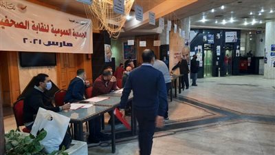 استعدادات مكثفة للصحفيين لاستقبال الناخبين بالمواد المطهرة