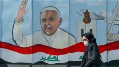 وصول بابا الفاتيكان إلى بغداد وسط احتفالات شعبية 