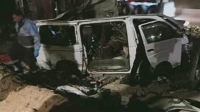 مصرع 18 شخصًا وإصابة 5 آخرين في تصادم سيارة ميكروباص بسيارة نقل بطريق الكريمات