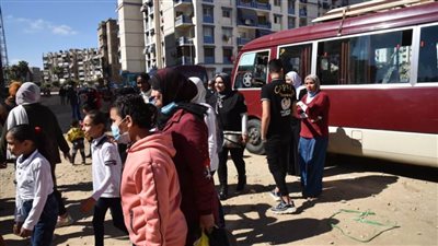 الشباب وأهالي المحافظة في جولة ميدانية للمشروعات السكنية والتنموية ببورسعيد