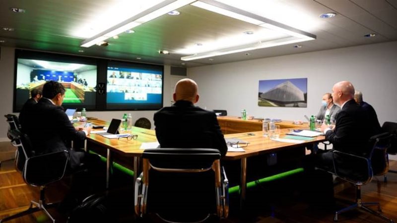 أبو ريدة وجلسه تعديل