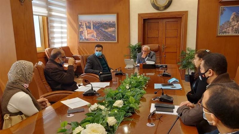 خلال الاجتماع