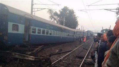 مصرع شخص وإصابة 40 آخرين إثر انحراف قطار عن مساره جنوبي باكستان