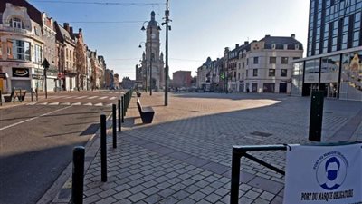 فرنسا توسع رقعة الإغلاق.. ولا مكان بالمستشفيات