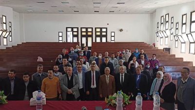 رئيس جامعة العريش يستقبل المتقدمين لكلية الطب