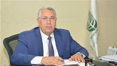 وزير الزراعة يوجه بوضع استراتيجية لمتابعة جودة المنتجات الزراعية بالسوق المحلي