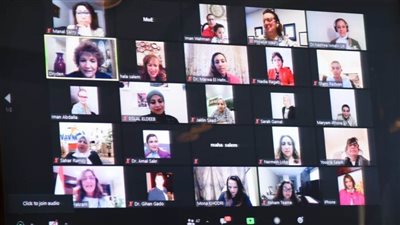 السفيرة نبيلة مكرم تعلن أرقام حسابات صندوق تحيا مصر