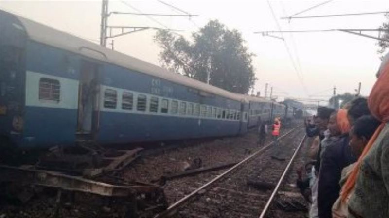 انحراف قطار عن مساره