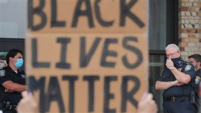 محاكمة صحفية أمريكية لتغطيتها مظاهرة في ولاية 