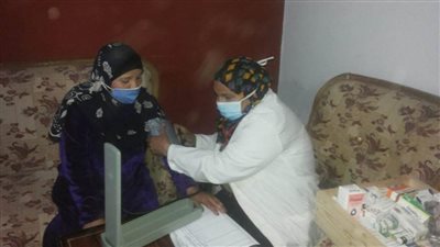 علاج 300 مواطن في قافلة نظمتها صحة بني سويف