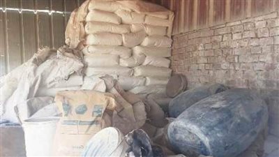 ضبط 52 طن مواد مستخدمة في تصنيع البويات و6 طن أرز شعير مجهول المصدر