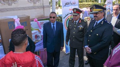 محافظ الإسكندرية يشارك في احتفالية المنطقة الشمالية العسكرية لتوزيع أجهزة كهربائية للعرائس من الفئات الأولى بالرعاية