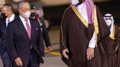 رئيس وزراء ماليزيا يغادر الرياض