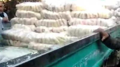 ضبط 4 كجم سكر و2 طن زيت تمويني قبل بيعهم بالسوق السوداء بالشرقية