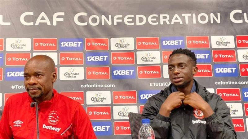 كيلفين مايا قائد