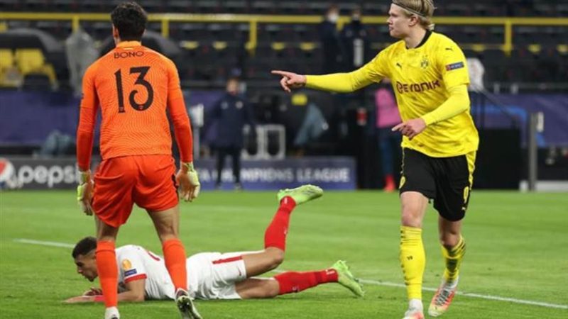 خلال المباراة