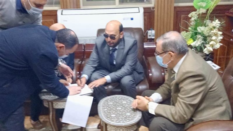 تسليم عقد الوحدة