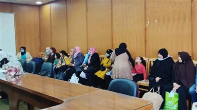  سيدات أعمال الإسماعيلية يعرضن منتجات عيد الأم بنصف الثمن بنادي المنتزه