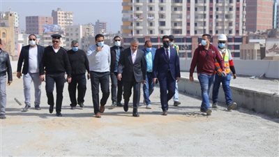محافظ سوهاج يتفقد أعمال إنشاء كوبري الثقافة وتطوير شارع التحرير