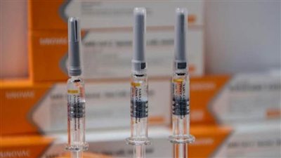 أوكرانيا تعلن الموافقة على استخدام لقاح 