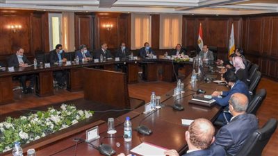 محافظ الإسكندرية ووزير التنمية المحلية يناقشان عددا من الملفات بالإسكندرية