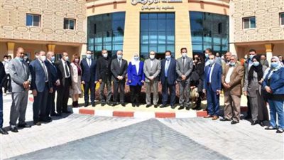 وزير الشباب والرياضة يشيد بطاقم عمل مستشفى 