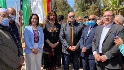 وزيرة الهجرة تزور الواحات البحرية لترويج إنتاجها من التمور برفقة سيدات مصريات بالخارج