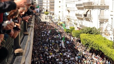 للجمعة الثالثة.. آلاف الجزائريين يطالبون بـ