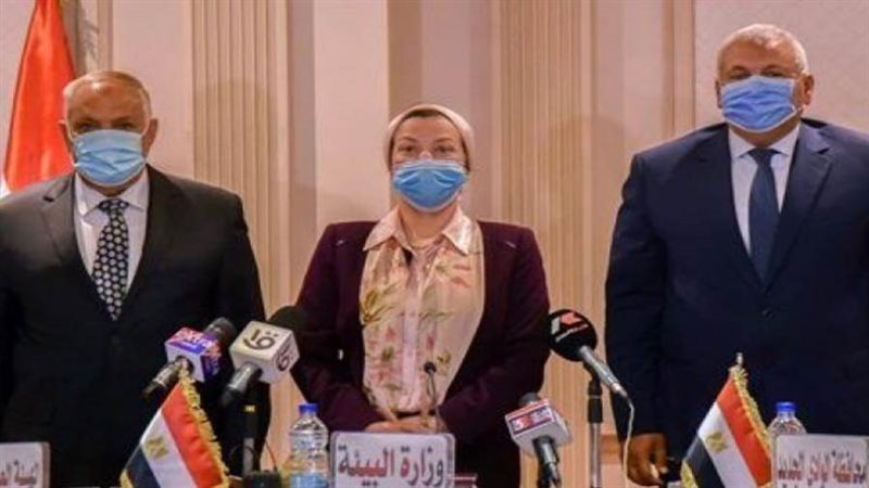 وزيرة البيئة ومحافظ