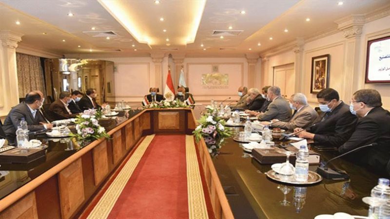 وزير النقل يبحث مع