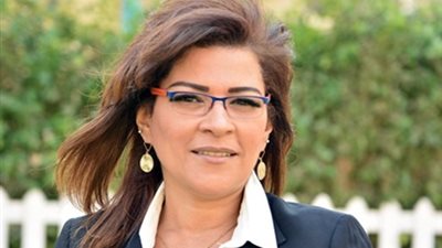 مد آجل الحكم على مقيم دعوى ازدراء الأديان ضد فاطمة ناعوت بتهمة اهانة القضاء