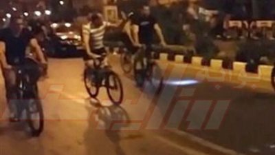 السيسى يتجول بالدراجة فى المعمورة وسط هتاف 