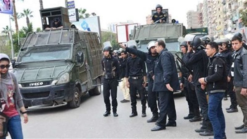 مصرع جندي بمحيط إستاد