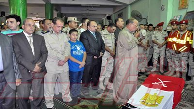 جنازة عسكرية لشهيد سيناء بمسقط رأسه بشبين القناطر