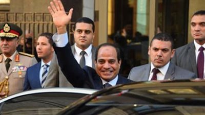 السيسى يغادر معهد ضباط الصف معلمين عقب انتهاء حفل تخرج الدفعة