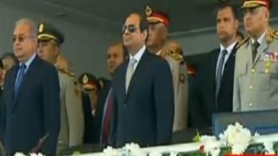 استعراض حرس الشرف بحفل تخريج الدفعة 67 بحرية و44 دفاع جوى