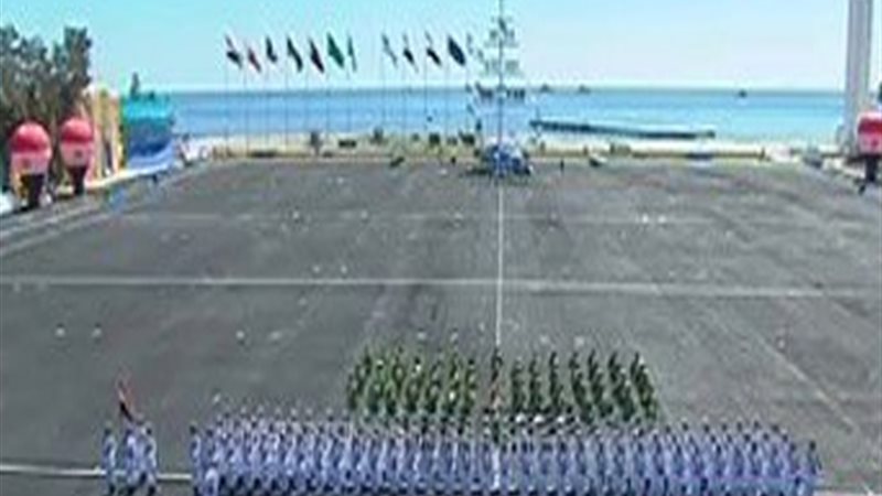 خريجو الكلية البحرية